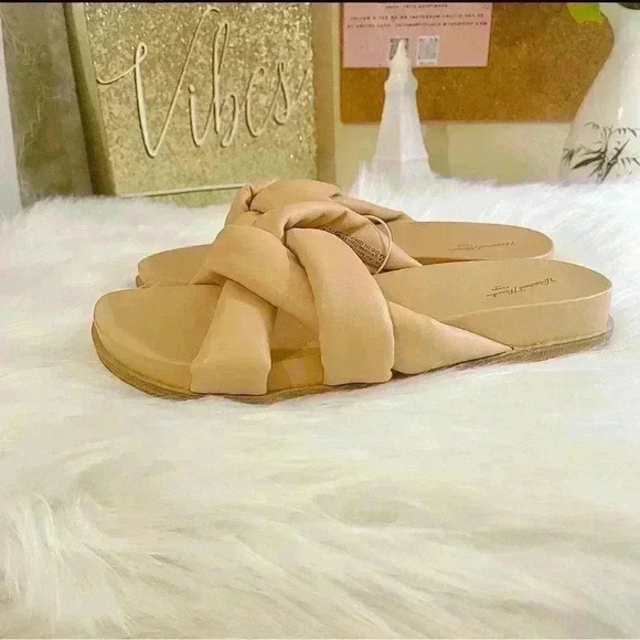 Universal Thread Shoes Women's Universal Thread Cosette Padded Slide Sandals 8.5 - Picture 5 of 8